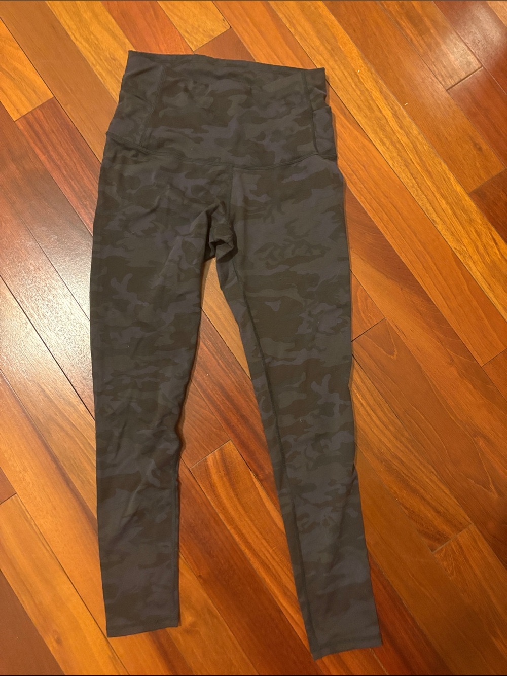 High-Waist Black Camo Leggings (S)